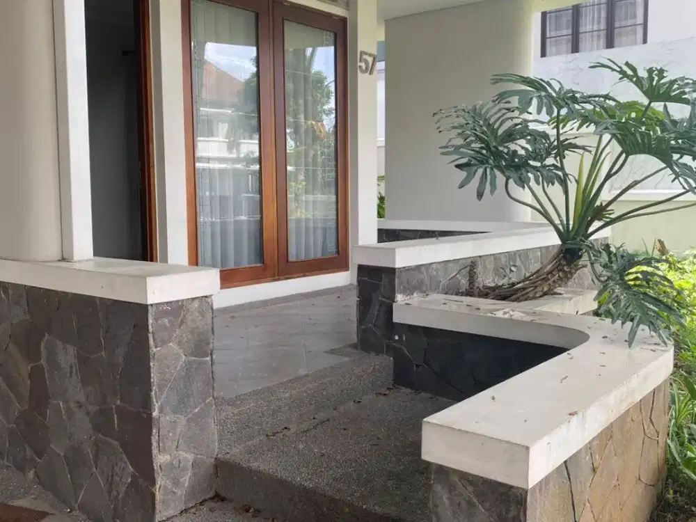 Disewakan Rumah Siap Huni Terawat Lokasi di Kota Baru Parahyangan Tatar Wangsakerta Bandung