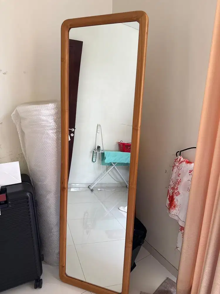 Cermin berdiri ootd cek