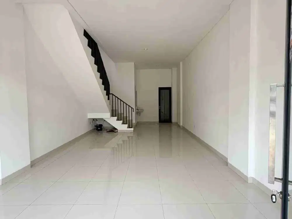 Dijual atau Disewakan Cepat Ruko Baru Siap Pakai 3 Lantai di  Green Wich Bsd