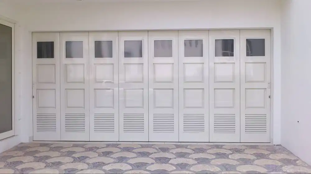 Pintu garasi besi sliding / lipat minimalis, layanan pasang bandung
