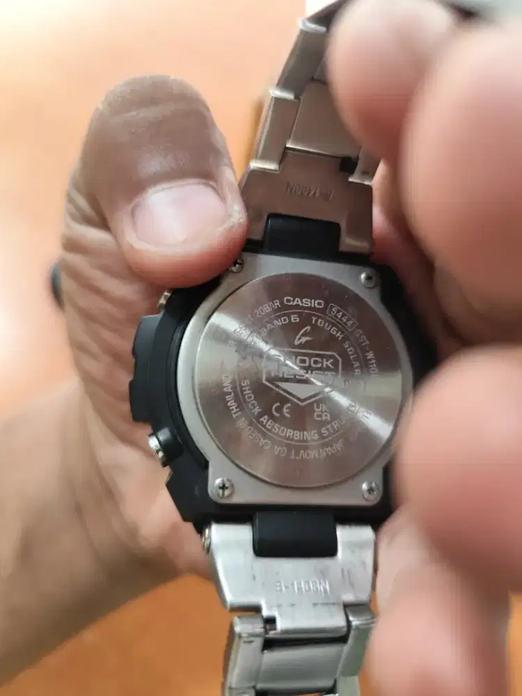  Casio G-Shock G-Steel GST-W110D-1A9JF. 