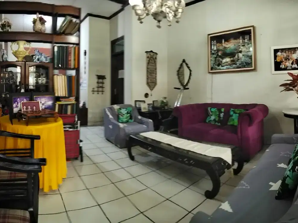 DIJUAL CEPAT RUMAH BAGUS 2 LANTAI LOKASI STRATEGIS SIAP HUNI DI TURANGGA BANDUNG