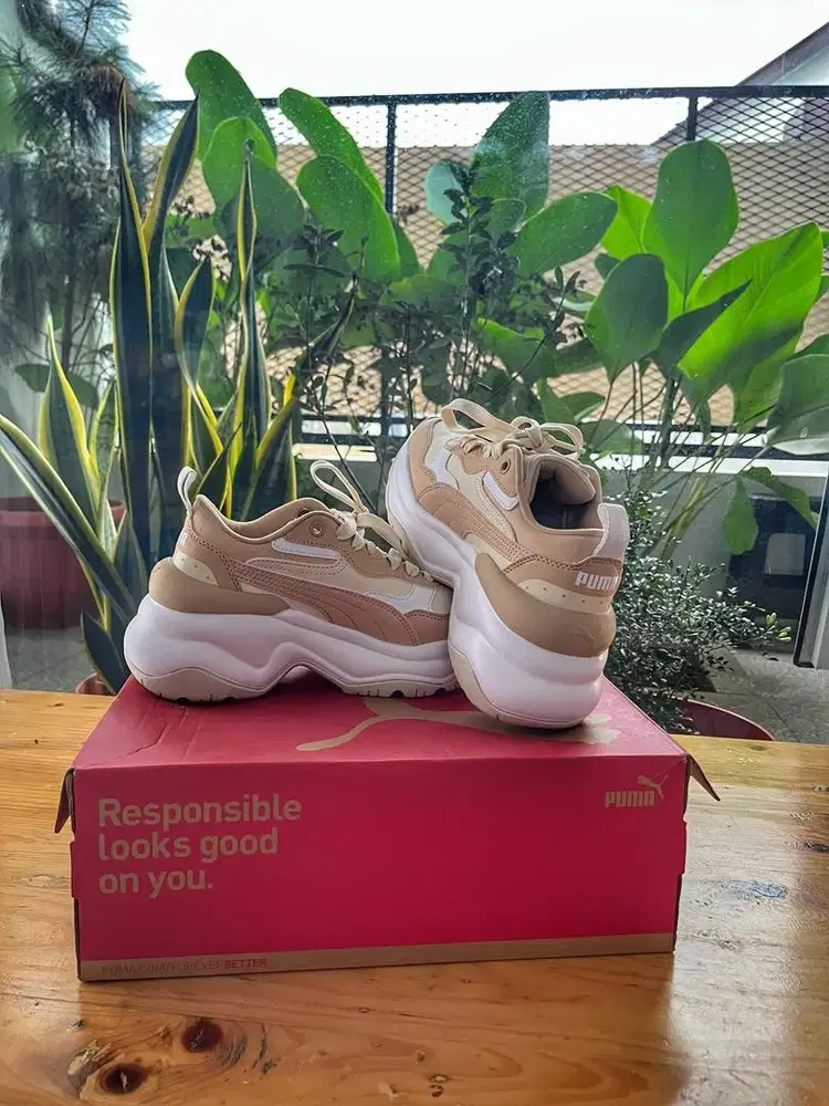 Sepatu Puma Wanita