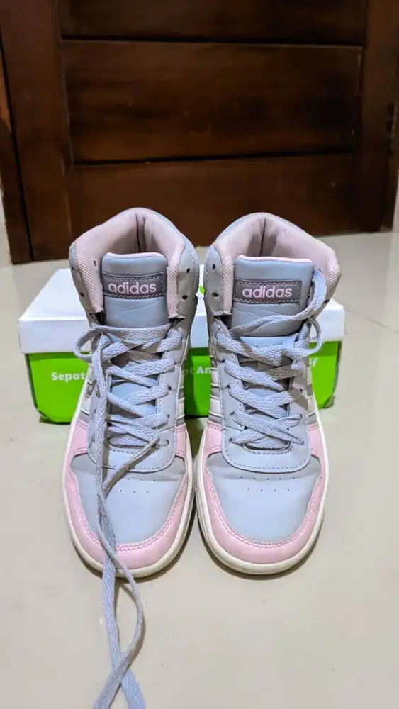 Sneaker Adidas Prelove Uk.35 Buat Anak Cewek Pink Abu Abu Like New