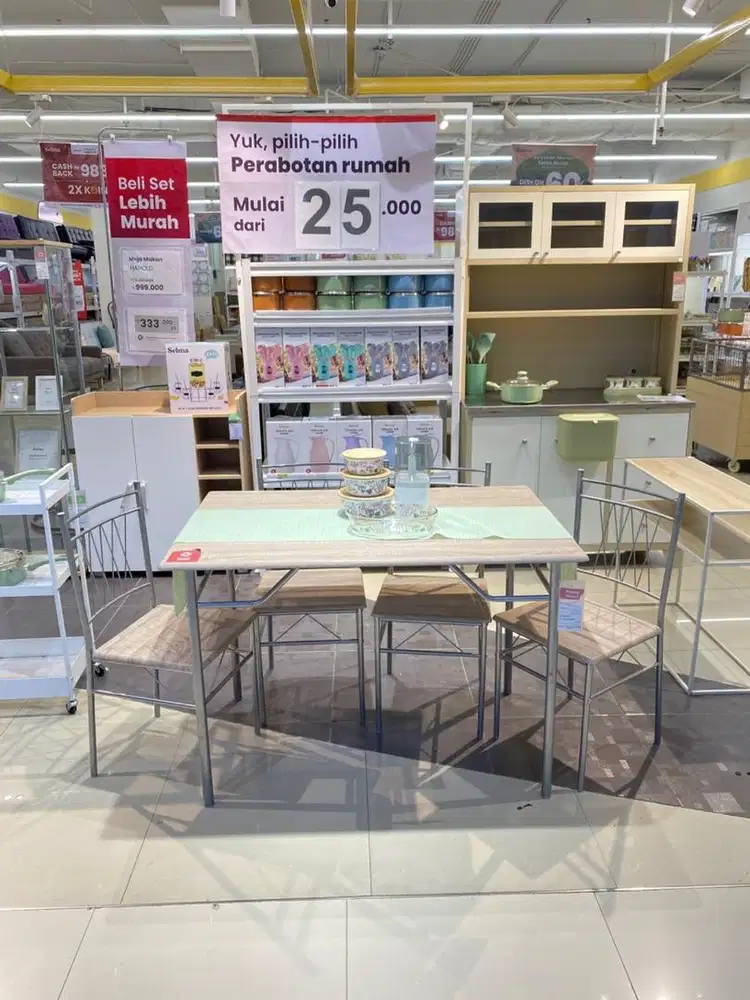 Meja Makan Selma + 4 Kursi