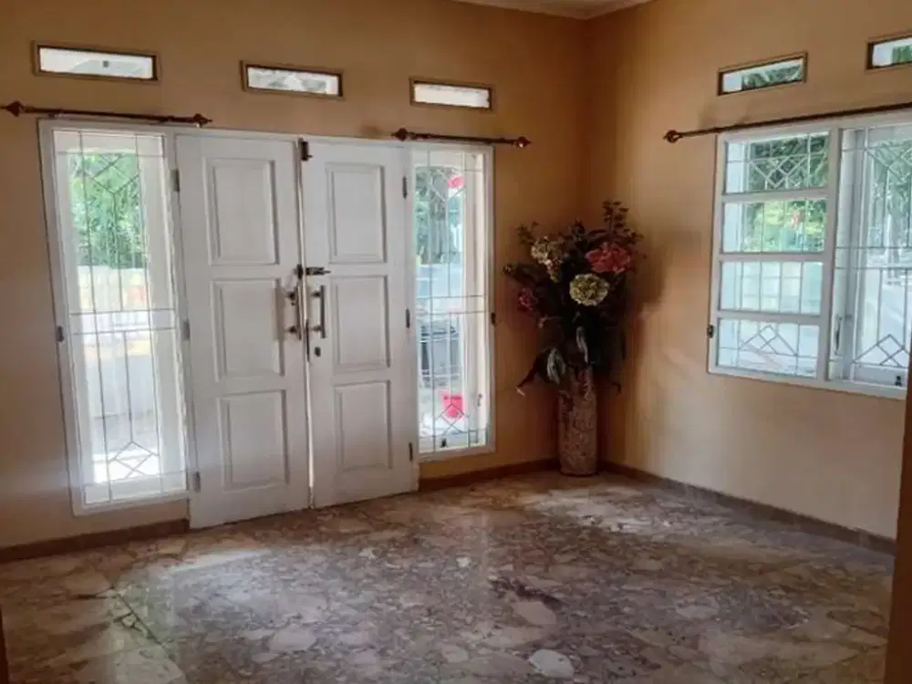 RUMAH HOOK AREA KOMERSIL, LT 138 M2, GRIYA BUKIT JAYA, GUNUNG PUTRI