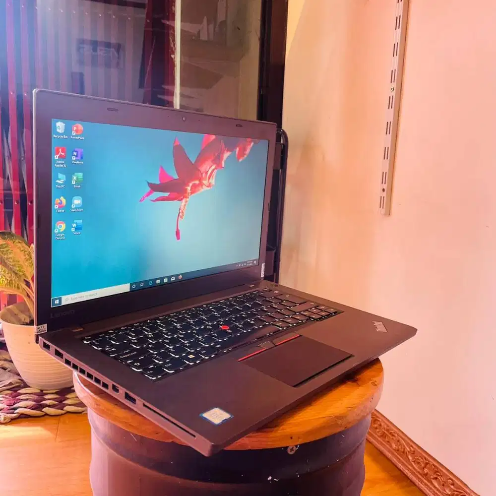 LENOVO THINKPAD T460//CORE i7-6600U//KEY BACKLIT