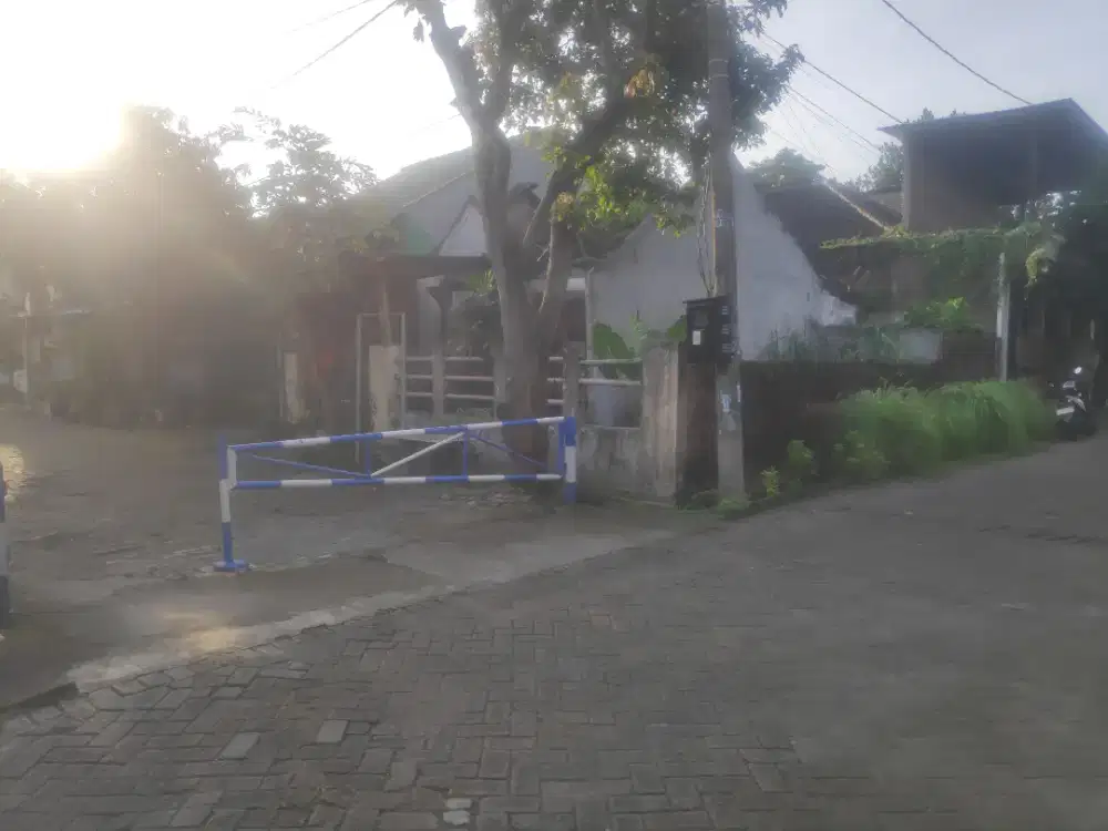 Rumah/Tanah Strategis Dijual