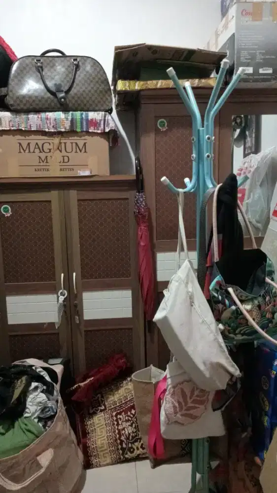 Lemari baju 2 seri  kondisi baik dan bisa di cek di tempat