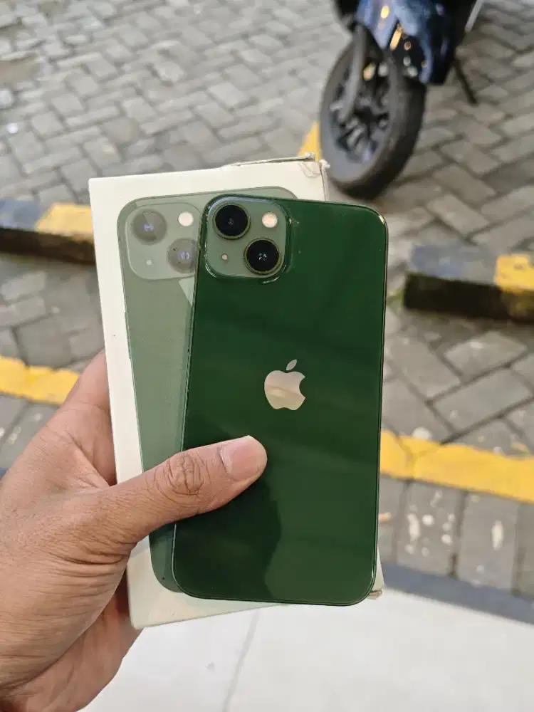 iPhone 13 128gb ibox 
Kondisi fisik lecet pemakaian fungsi normal