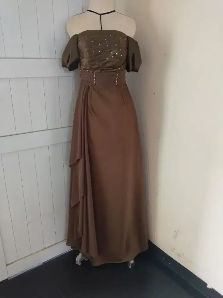 DIBUTUHKAN TUKANG JAHIT WANITA