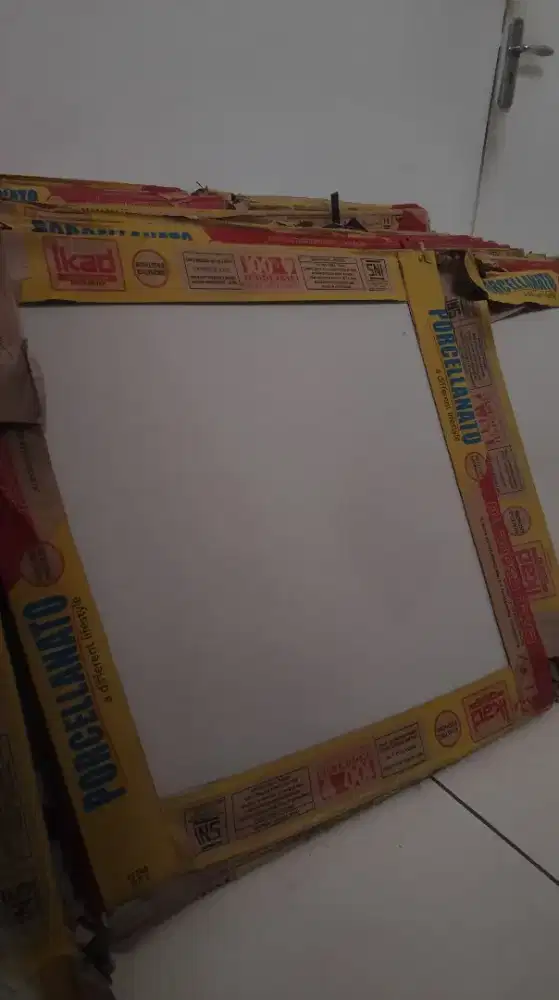 Granit 60x60 cream glossy