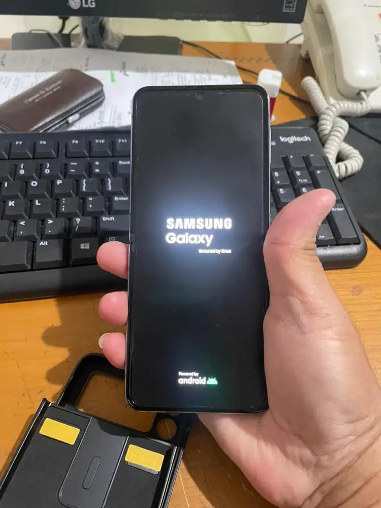 Samsung z flip 4 8/256 gb sangat muluss