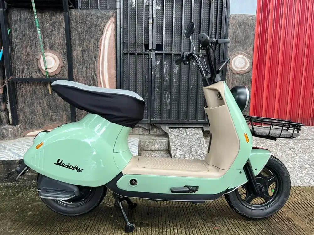 Sepeda Listrik Uwinfly
