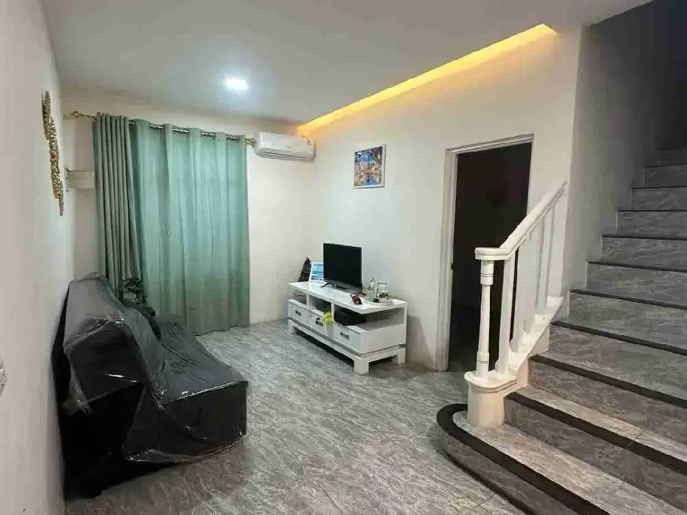 Disewakan taman Paris dua lantai full furnish mewah