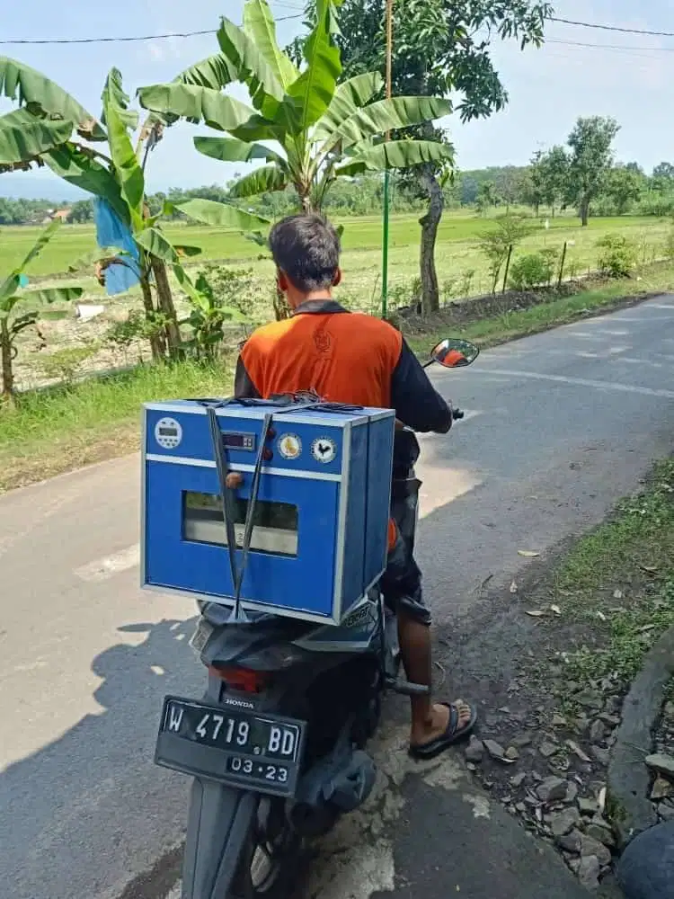 Mesin penetas telur otomatis