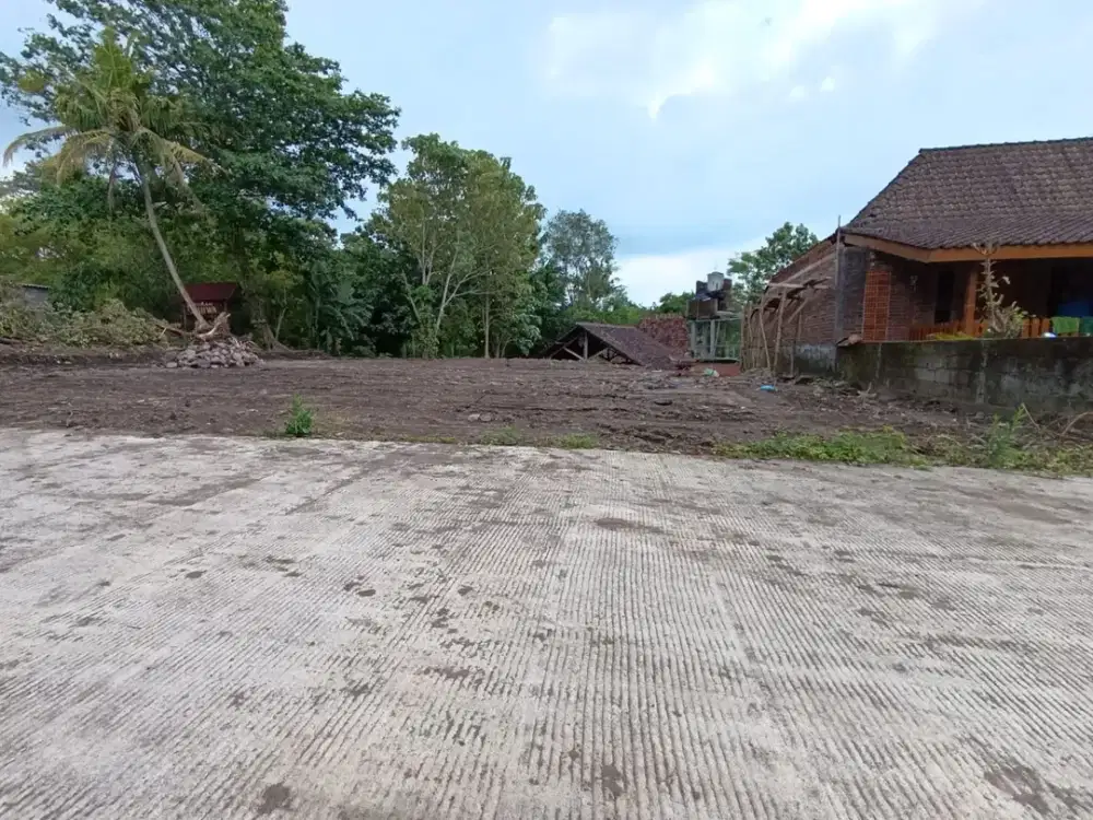 Tanah Pandanaran SHM Pekarangan 500 Meter Dja-va Golf