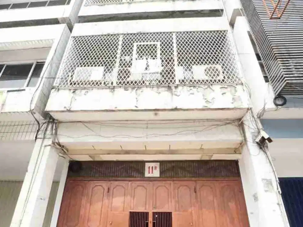 Di jual ruko 4 lantai lokasi strategis di gambir sebrang kantor pajak