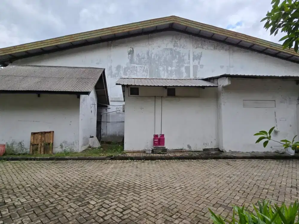 Pabrik di Raya Pabean