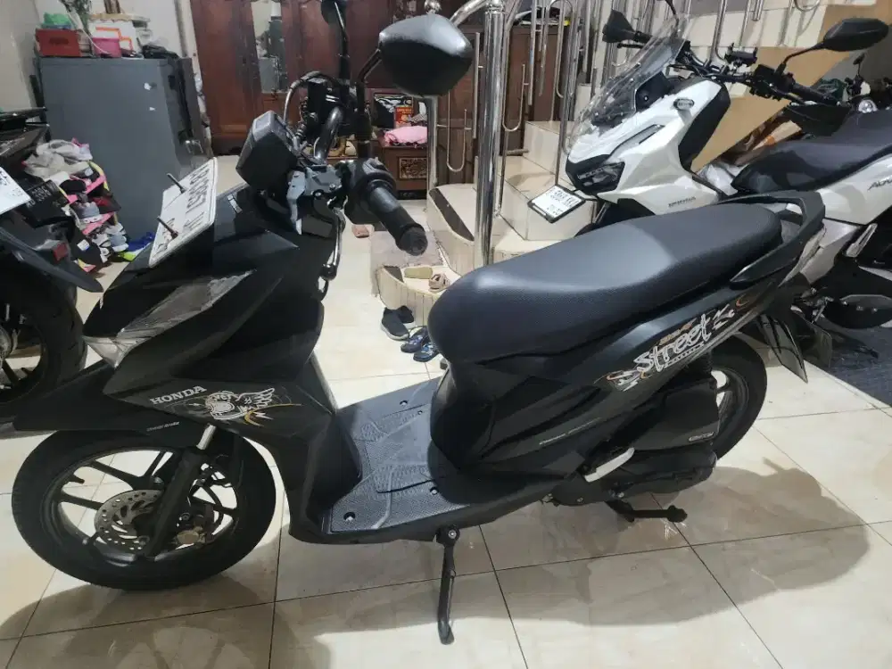 Beat street hitam 2022 gbm.