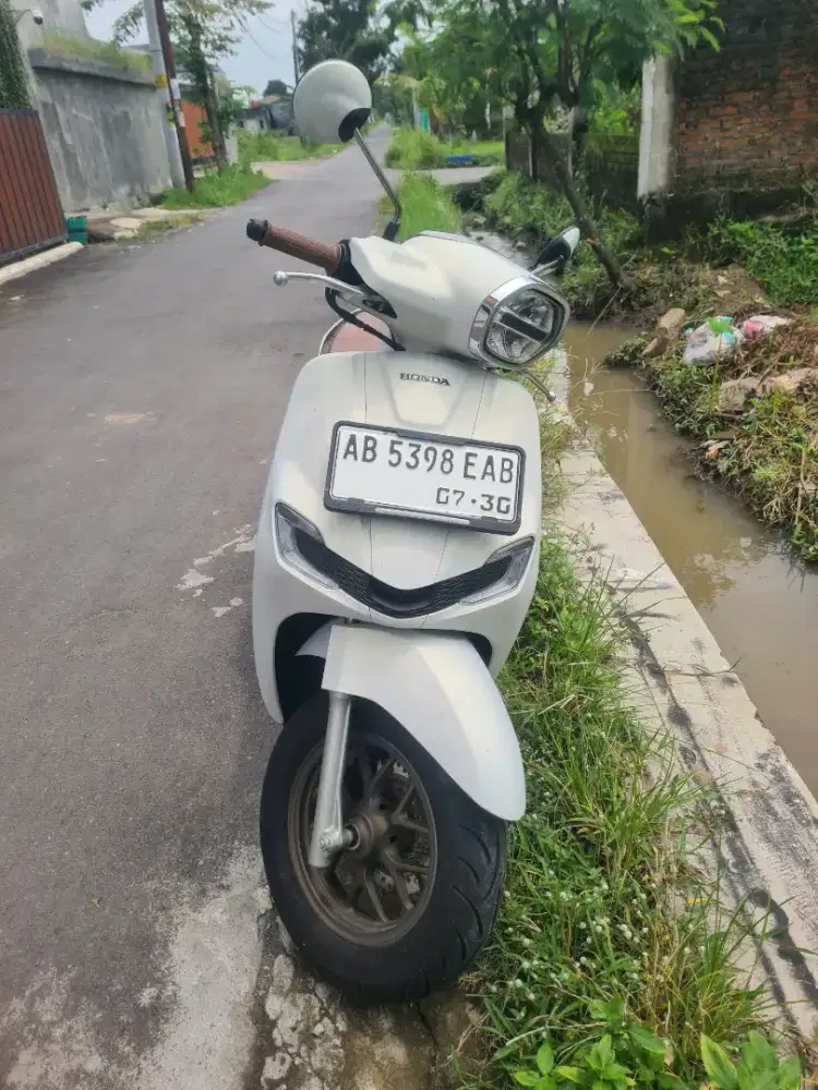 Stylo 160 cc abs AB sleman warna putih km rendah lengkap like new