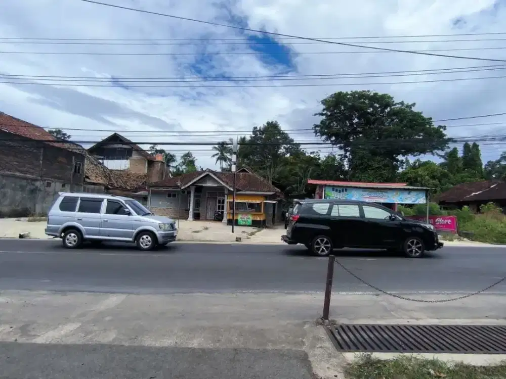 tanah hajimena pinggir jalan raya