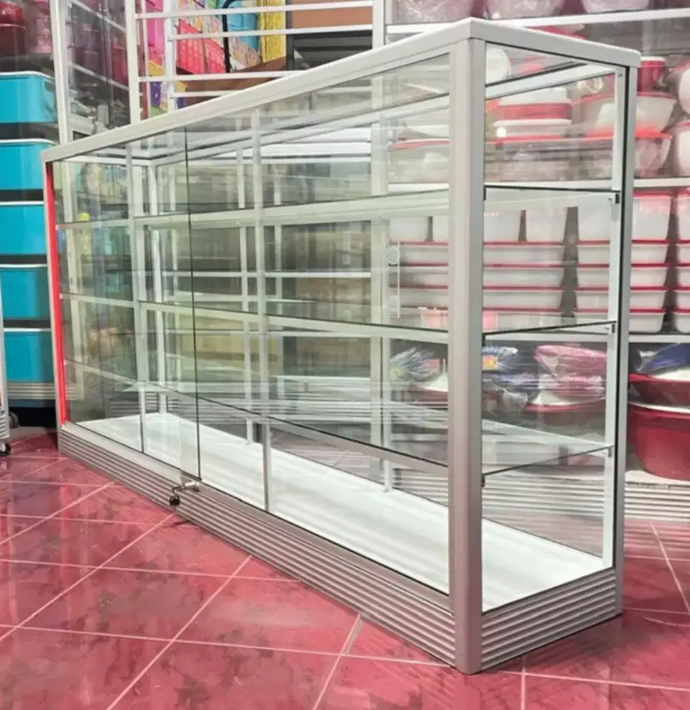 Di jual Etalase Panjang 2Mx1M Kondisi Baru