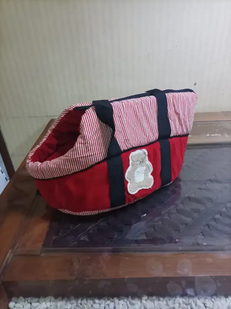 Tas untuk gendong kucing  dewasa