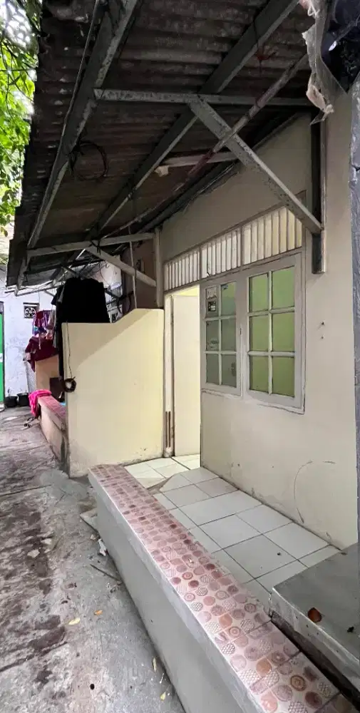 Rumah dikontrakkan / disewakan bulanan / tahunan