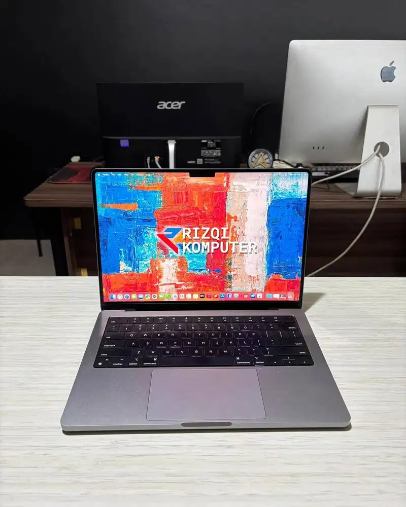MacBook Pro 14 M1 2021  Apple M1 Pro CPU 8 Core RAM 16GB SSD 512GB