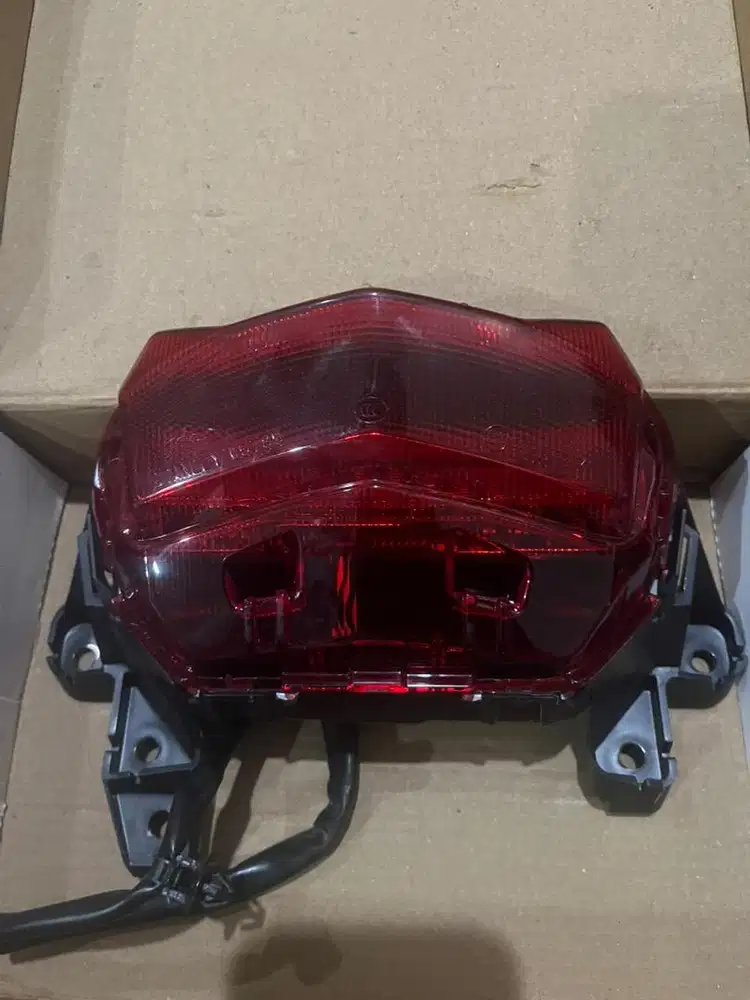 stoplamp belakang aerox original 100% yamaha