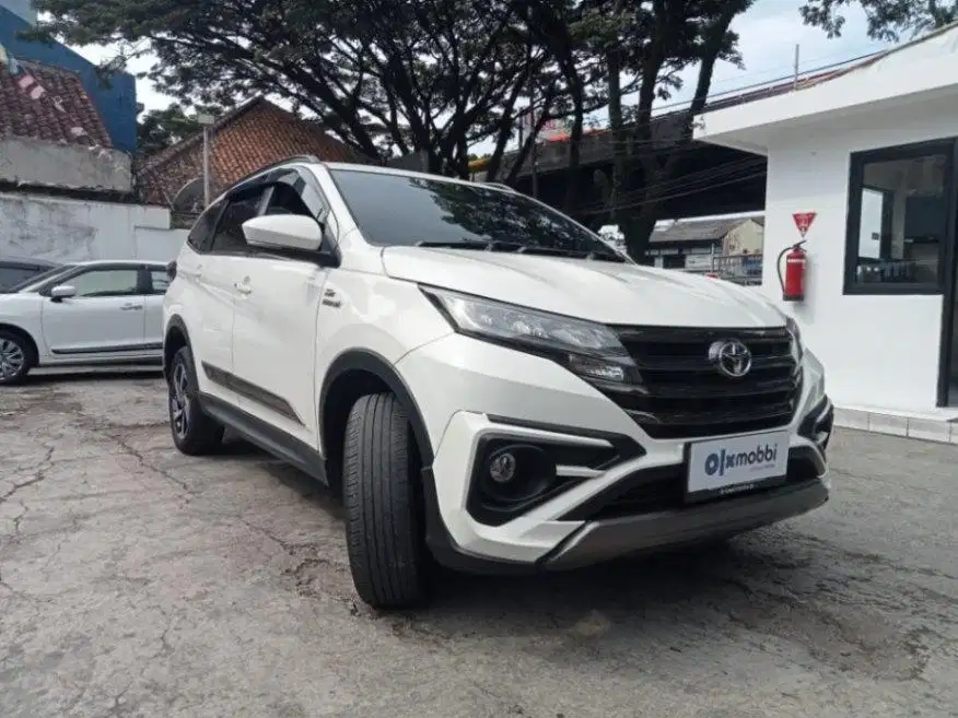 DP MURAH Toyota Rush 1.5 GR Sport Bensin-AT 2022  CRKTB