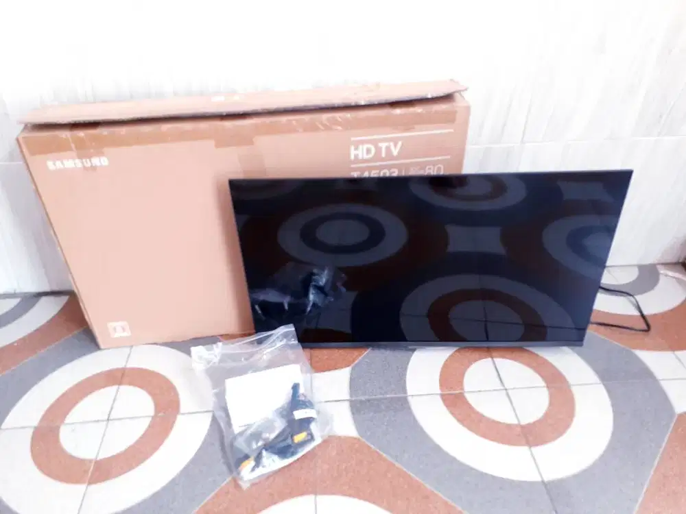 TV LED SMART SAMSUNG 32IN DIGITAL TV NETFLIK YOUTUBE MULUS GARANSI