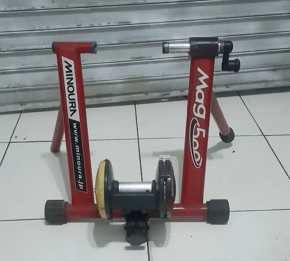 Bike Trainer Minoura Mag500