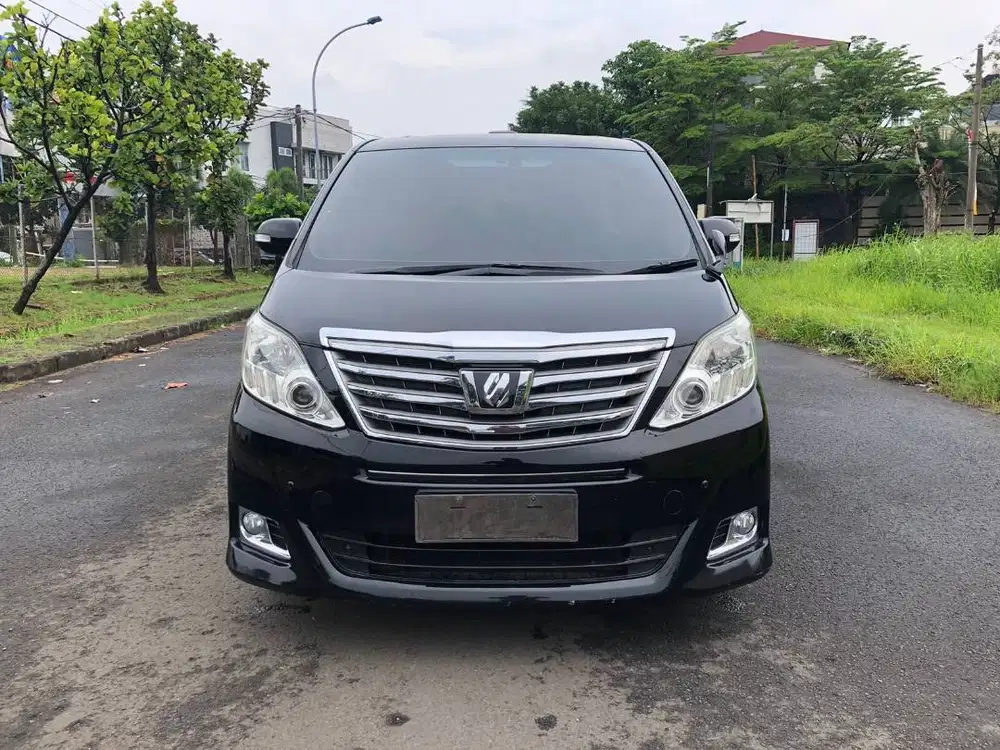 Toyota Alphard 2013