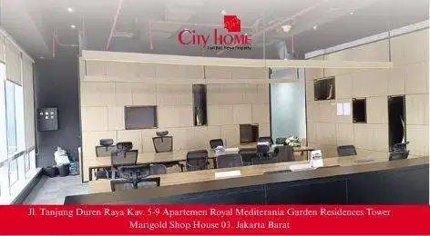 Sewa Kantor Eksklusif di Soho Capital - Full Furnished