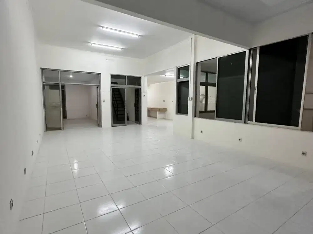 Disewakan Ruko Bagus – Kebayoran Baru, Jakarta Selatan