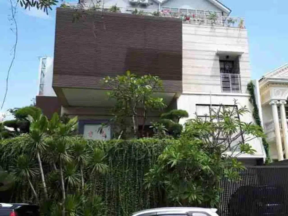 Di Jual Cepat Rumah Mewah 4 Lantai Super Besar & Langka