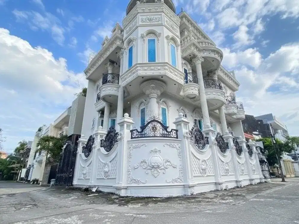 Rumah Mewah Bebas Banjir, Dekat Akses Tol Bergaya Classic European 4,5 Lantai – Dekat Mangga Dua, Ancol, Gunung Sahari