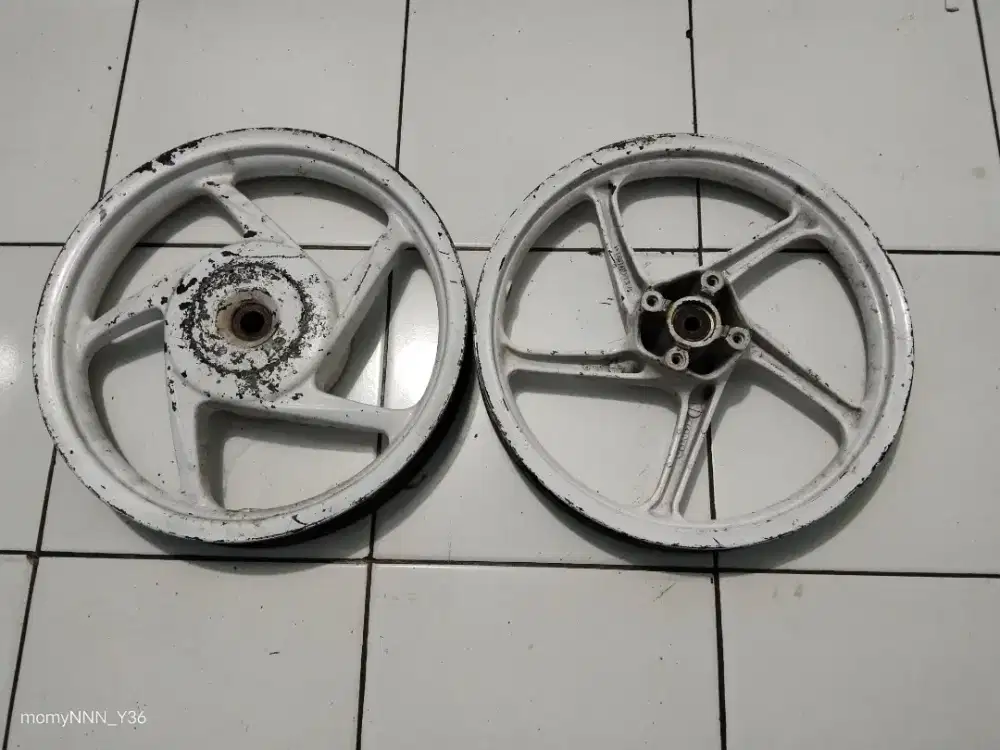 Di jual pelek motor bekas