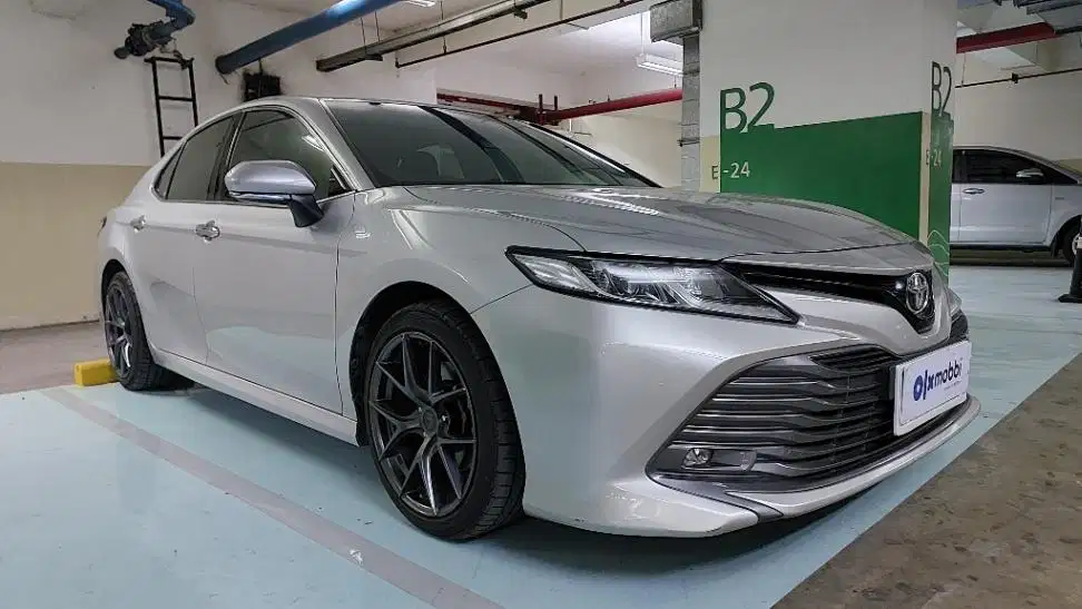 DP MURAH Toyota Camry 2.5 V Bensin-AT 2019  CUAHB