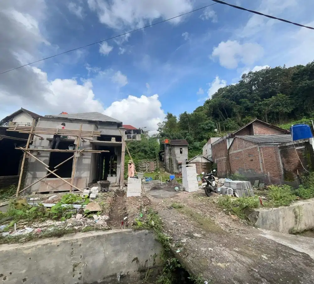 Rumah gajahmungkur sampangan depan SPBU Menoreh