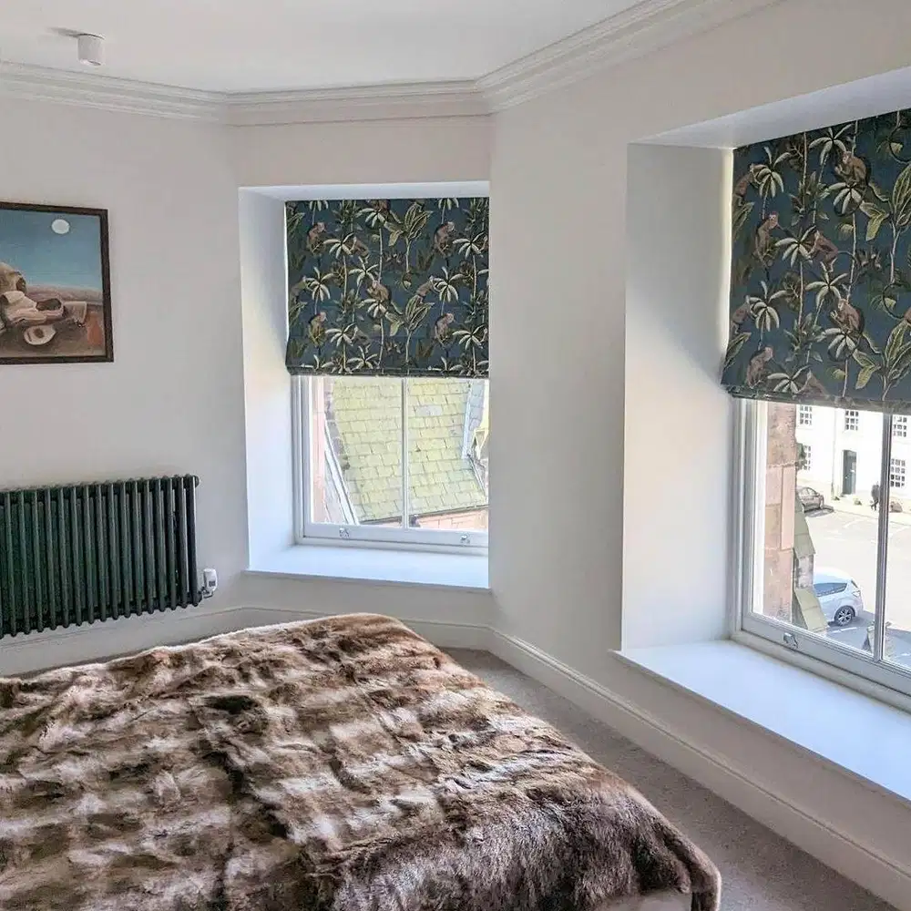 Gorden Vitrase Sekat Ruangan Klinik Roller Vertikal Blinds Krey Kayu