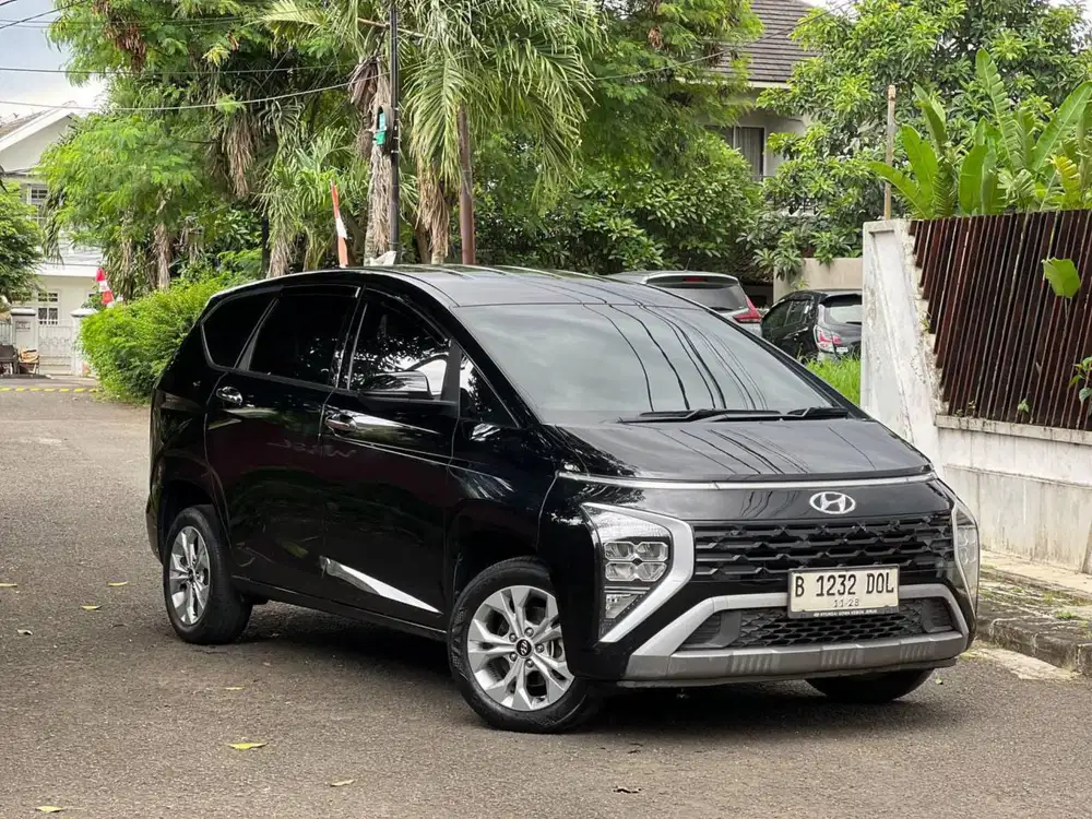 Hyundai Stargazer Essential IVT 2023 Hitam
