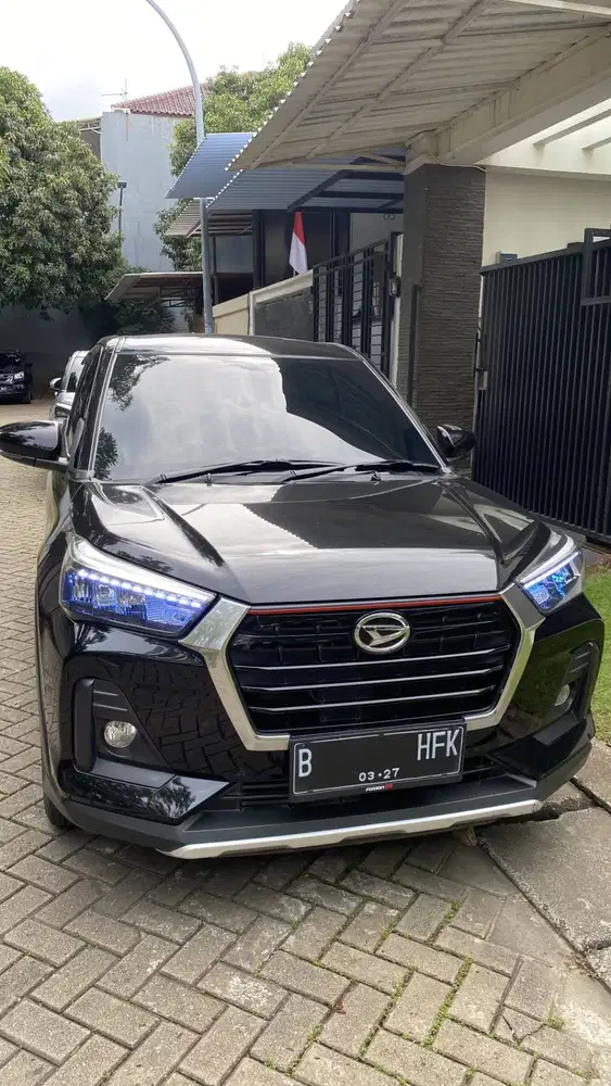 Daihatsu Rocky Hitam 1.2X A/T Tipe ADS 2022
