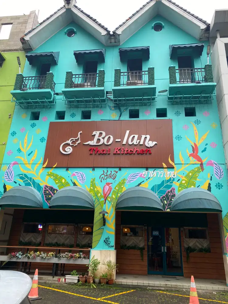 LOWONGAN KERJA RESTORAN THAILAND HALAL