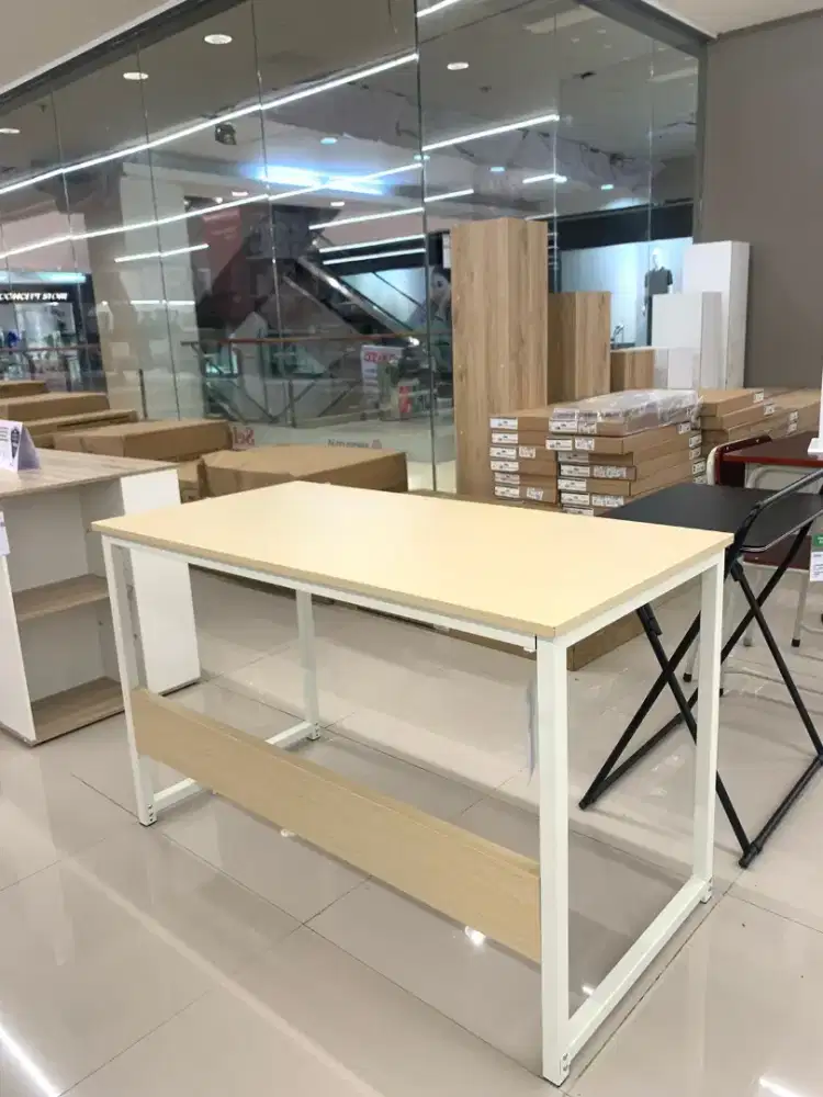 Meja kantor/Meja Kerja