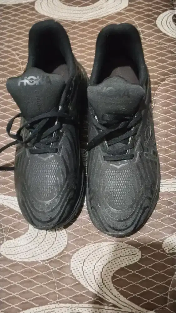 Sepatu hoka original uk 43