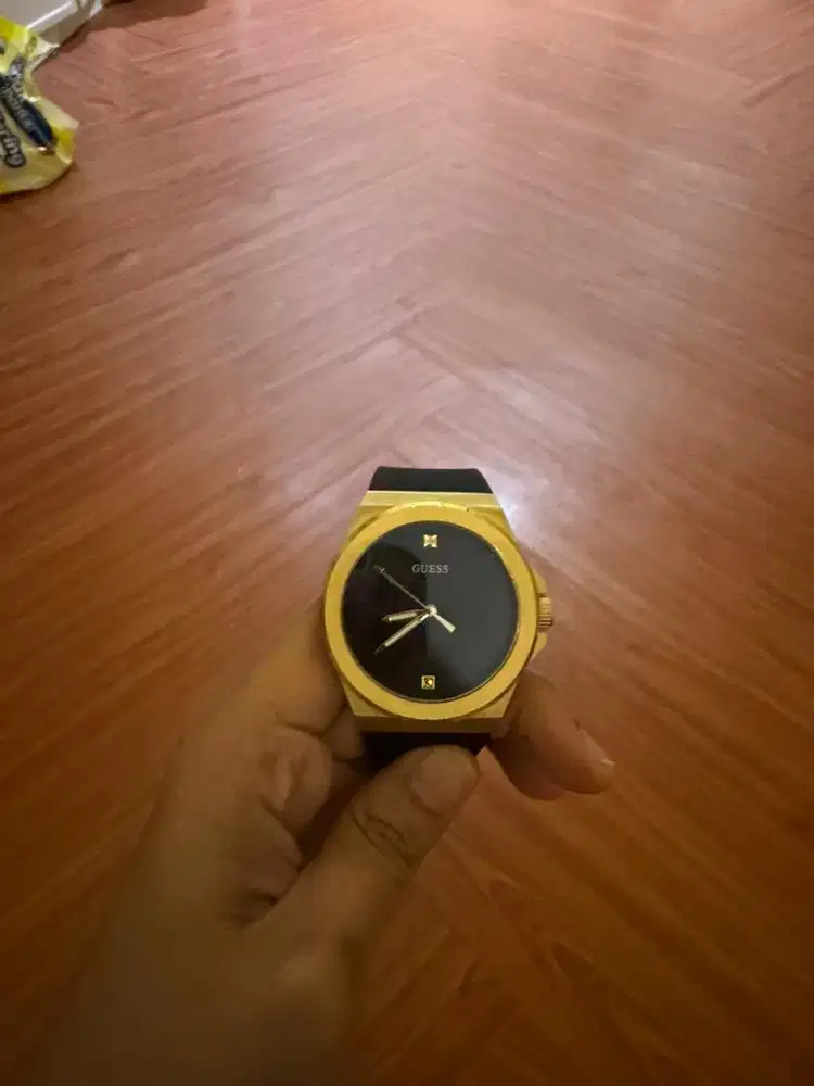 Jam guess baru sekali dipake