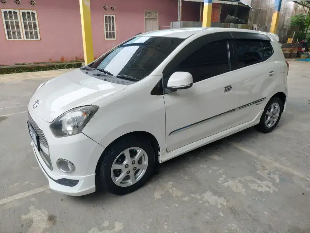 Daihatsu Ayla Type X Elegant 1.0 Tertinggi Tahun 2014 (Manual)